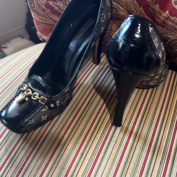 Louis Vuitton shoes - Picture 5 of 16